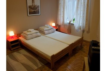 Polonia Privát Kraków, Cracovia, Interno